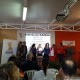 Instante de la entrega de la distinción al Programa Tenerife Solidario por parte de la Asociación Kairos